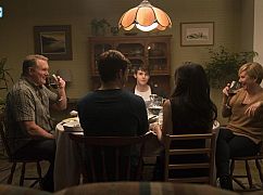 Beyond: 2x02 „Cheers, Bitch” - zdjęcia promocyjne