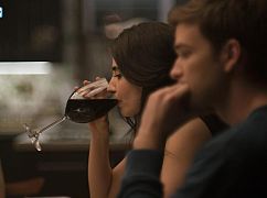 Beyond: 2x02 „Cheers, Bitch” - zdjęcia promocyjne