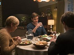 Beyond: 2x02 „Cheers, Bitch” - zdjęcia promocyjne