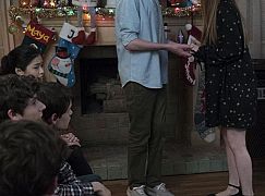 Speechless: 2x11 „N-E--NEW Y--YEAR'S E-- EVE” - zdjęcia promocyjne