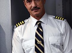 LA to Vegas: 1x03 „Two & A Half Pilots” - zdjęcia promocyjne