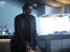 MacGyver: 2x14 „Mardi Gras Beads + Chair” - zdjęcia promocyjne