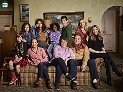 Zdjęcia promocyjne obsady 10 sezonu serialu „Roseanne”