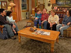 Zdjęcia promocyjne 10 sezonu serialu „Roseanne”