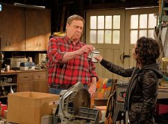 Zdjęcia promocyjne 10 sezonu serialu „Roseanne”
