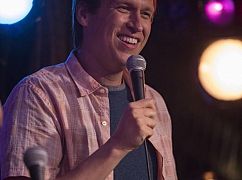 Crashing: 2x01 „The Atheist” - zdjęcia promocyjne