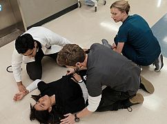 The Resident: 1x03 „Comrades in Arms” - zdjęcia promocyjne