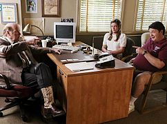 Young Sheldon: 1x13 „A Sneeze, Detention, and Sissy Spacek” - zdjęcia promocyjne